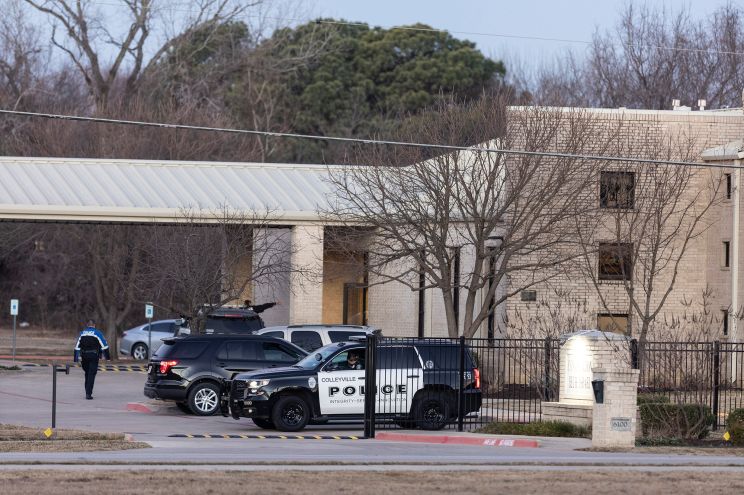 Police+at+synagogue+Beth+Israel+in+Colleyville%2C+Tex.