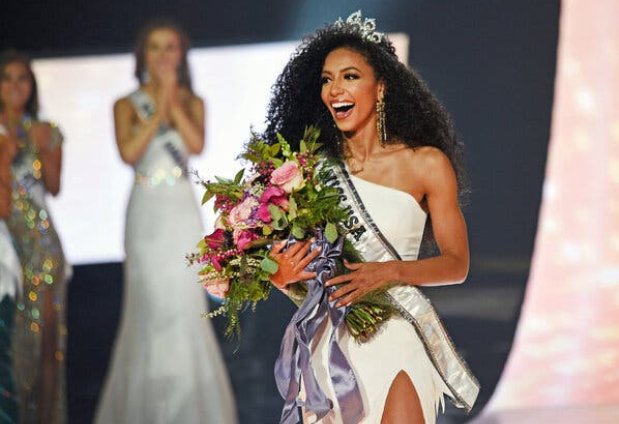 Cheslie Kryst on the night she was crowned Miss U.S.A. in 2019.