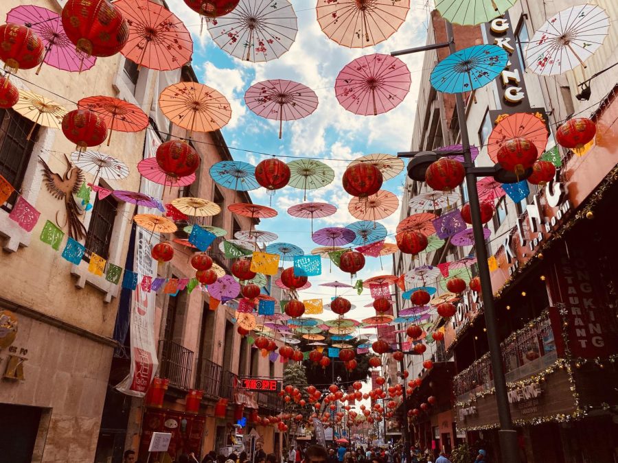 Paper+lanterns+adorn+a+street+in+Mexico+City%2C+where+a+sharp+increase+in+American+immigrants+is+causing+economic+and+social+hardship+for+local+citizens.